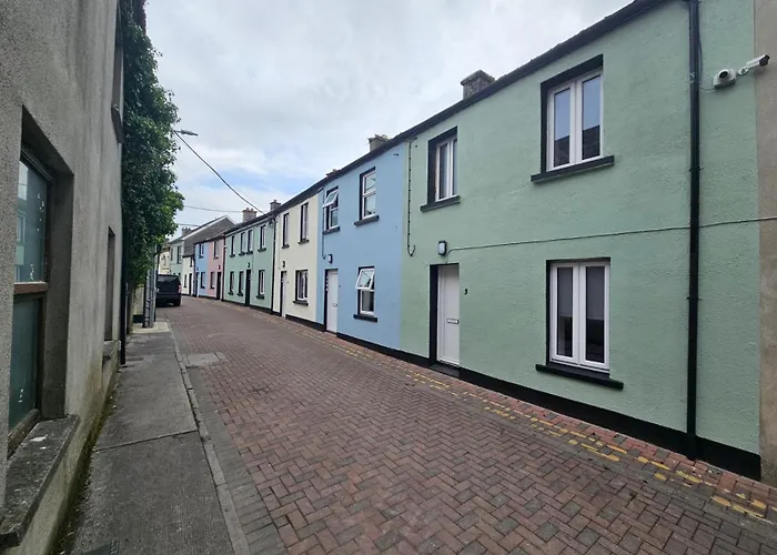 8 Eyre Square Lane