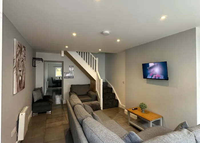 8 Eyre Square Lane