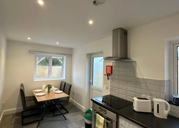 8 Eyre Square Lane